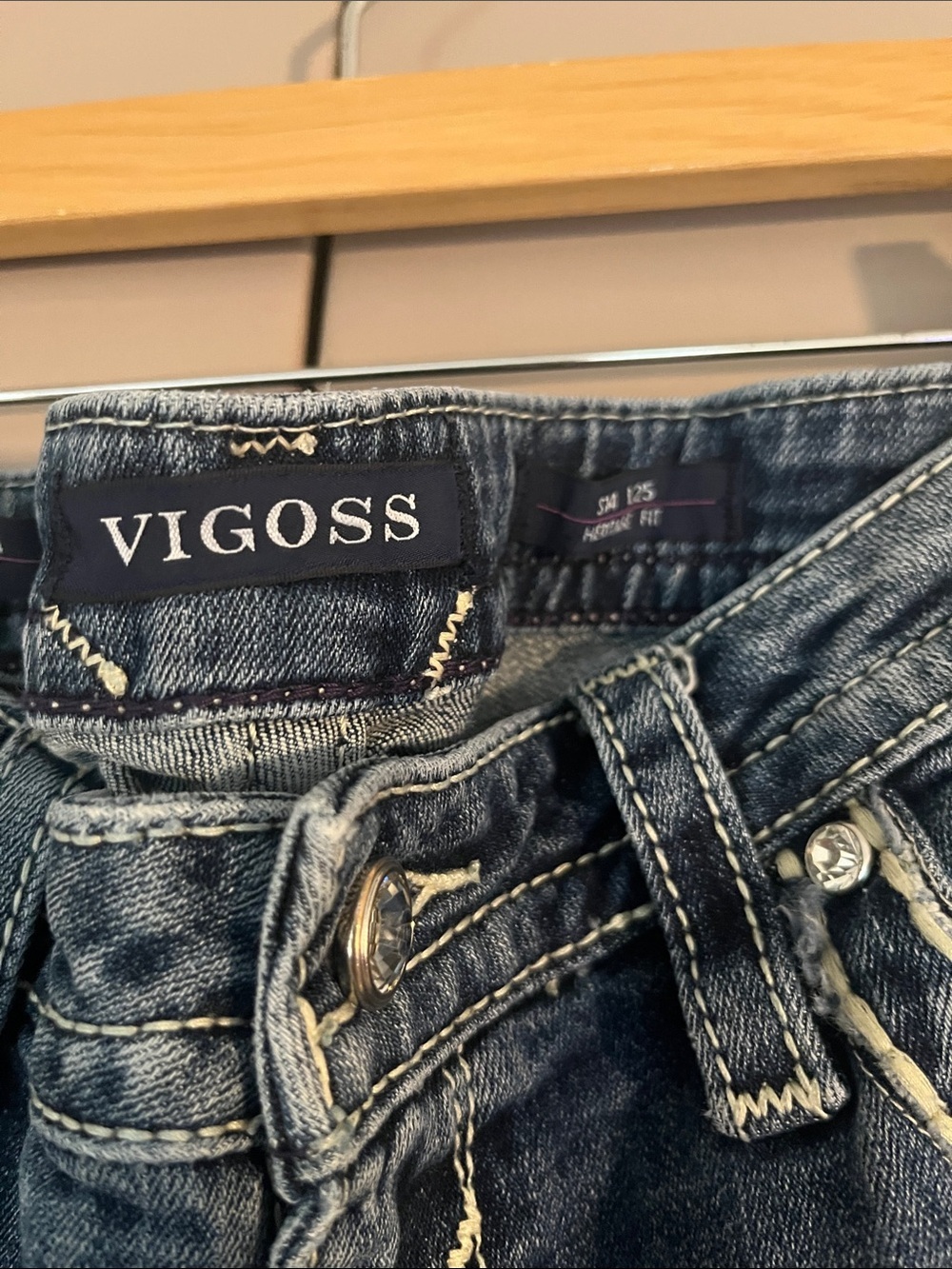 Vigoss Mid-Blue Straight-Leg Jeans with Subtle Distress - Picture 6 of 13